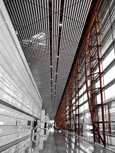 Photography composition Rule of leading lines - airport